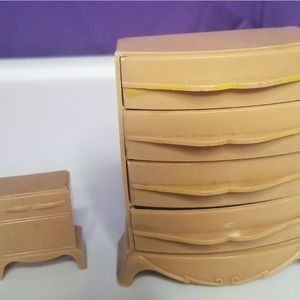 Vintage Lot Of 2 Dollhouse Miniature Plasco  Dressers USA Furniture Tub1